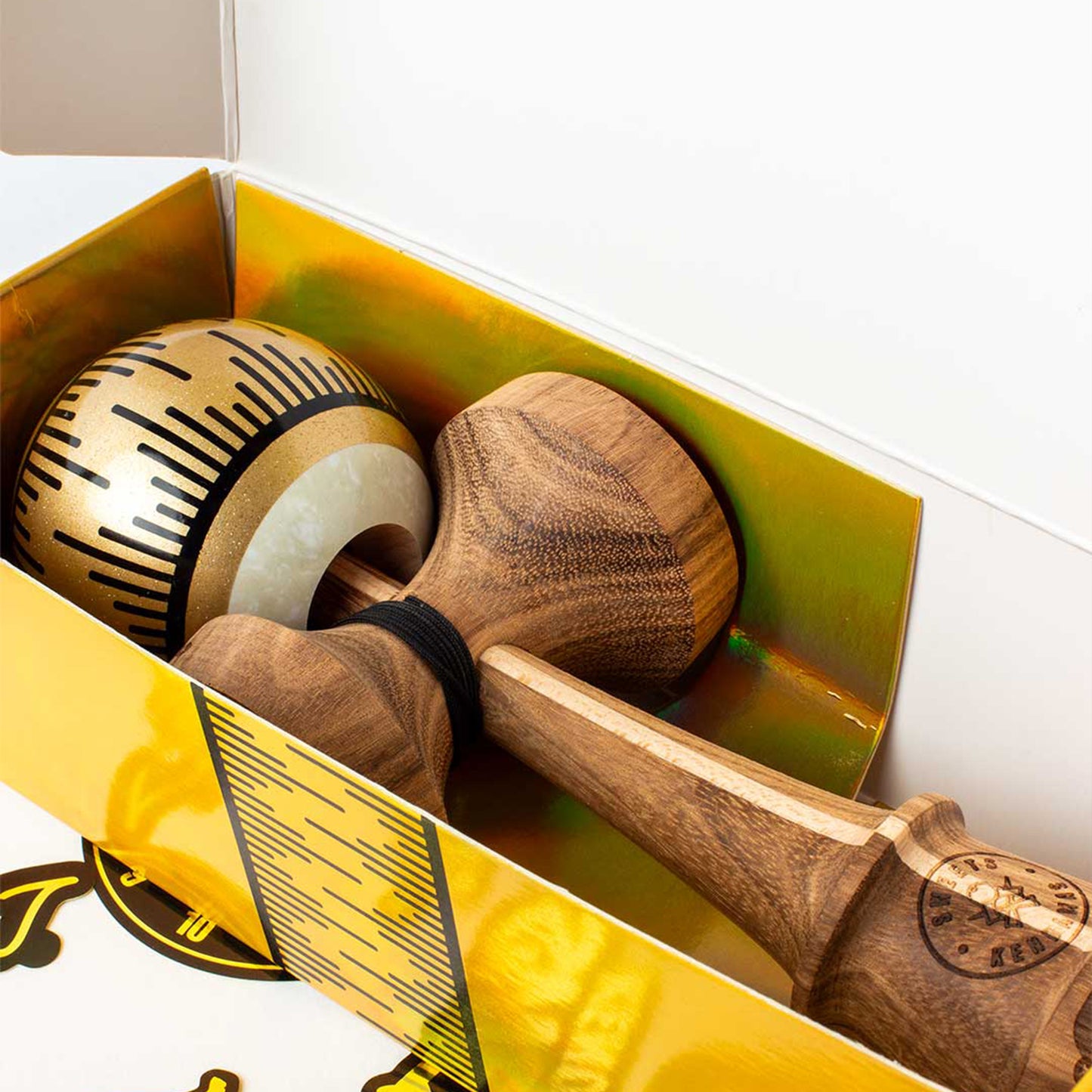 BOOGIE T - GOLD - AMPED - KENDAMA